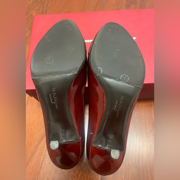 Salvatore Ferragamo Vera Bow Robes I Pumps - Size 9 - Picture 7 of 10